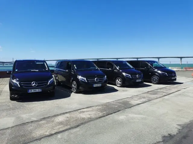 Véhicule Luxury Car avec chauffeur — La Rochelle