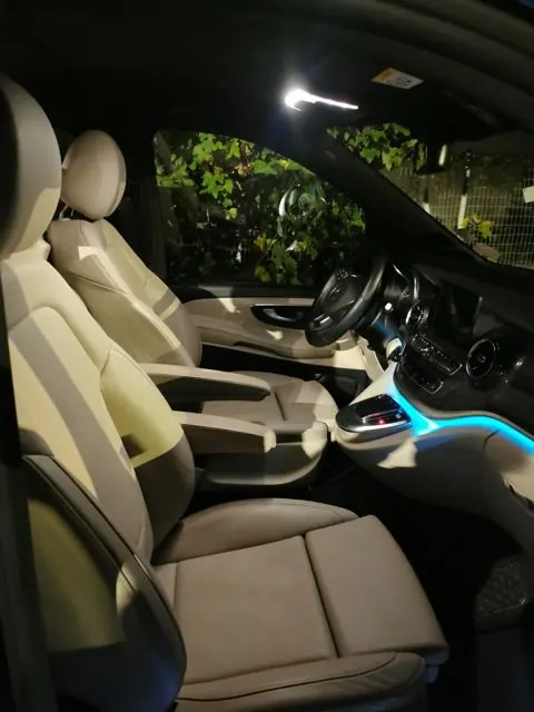 Mercedes avec chauffeur privé — Luxury Car