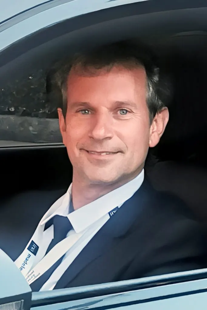 Syril, votre chauffeur privé Luxury Car, au volant